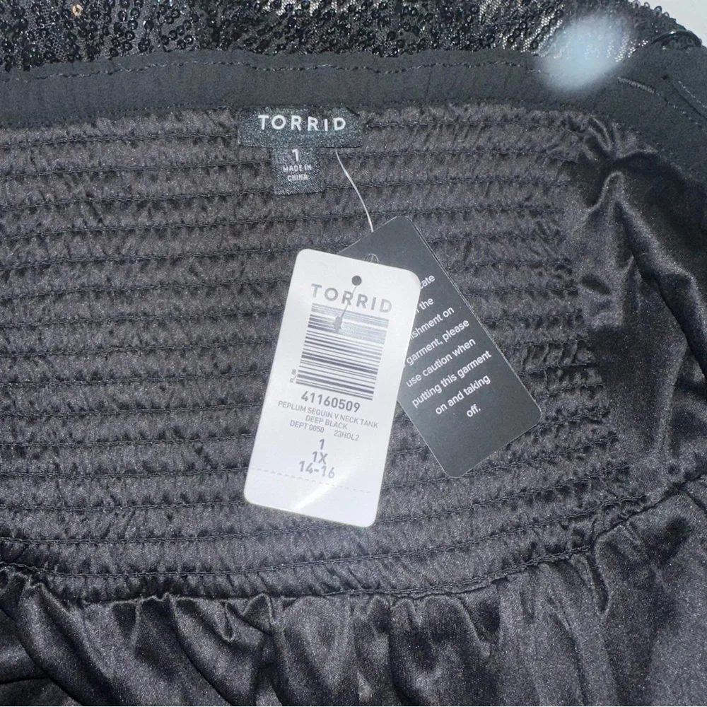 Torrid Black Peplum Sequin Sparkle V Neck Tank - Picture 3 of 4